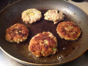 crab cakes with fishless tuna (1)