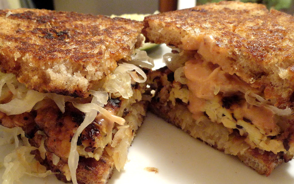 Vegan-tempeh-reuben-1